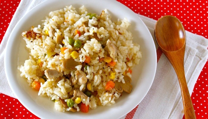Диетический плов с курицей