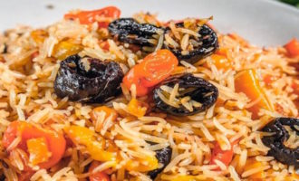 плов с сухофруктами