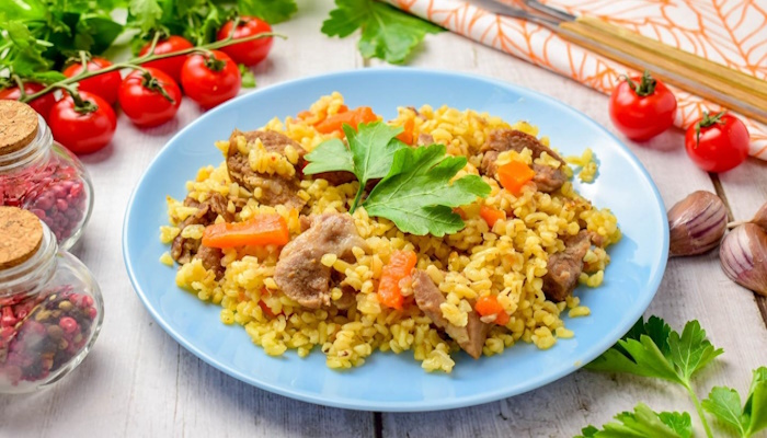 плов со свининой и булгуром